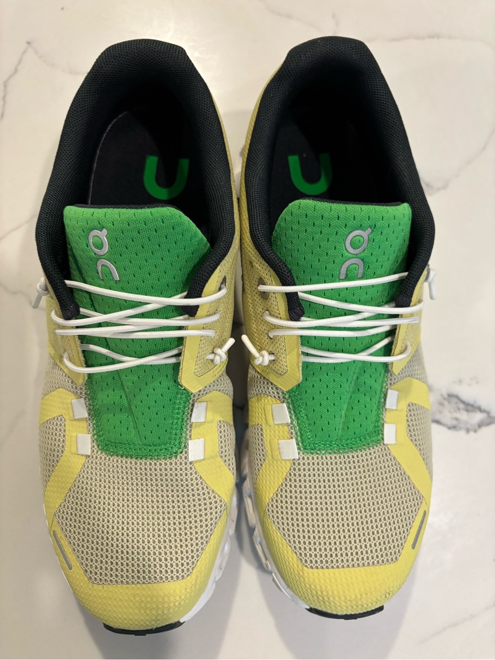 On Cloud style  - Green & Yellow limited edition size 7 like new.